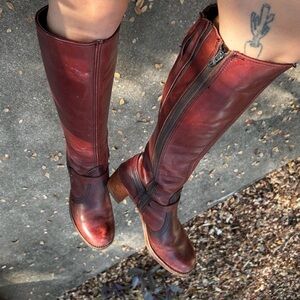 Vintage Dexter boots in burgundy